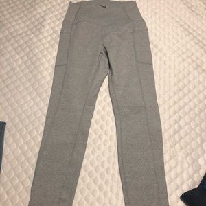 Light grey workout leggings with pockets